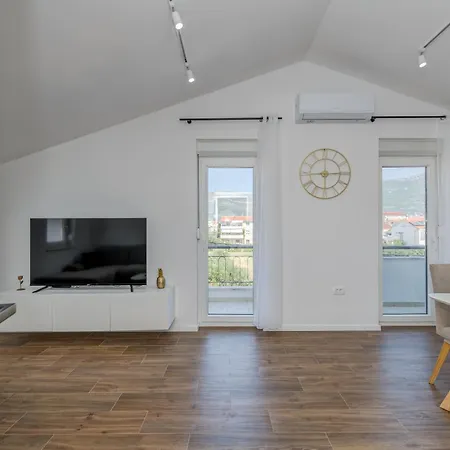 Light Loft * Kastela