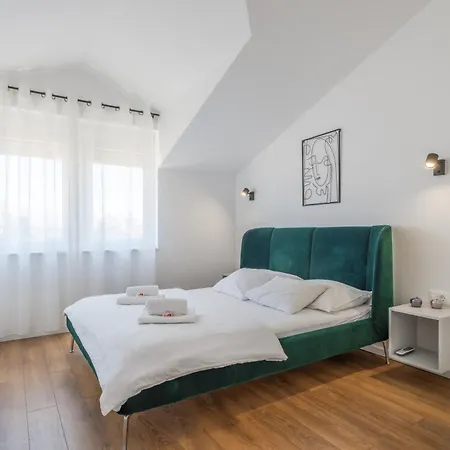 Light Loft Apartment *