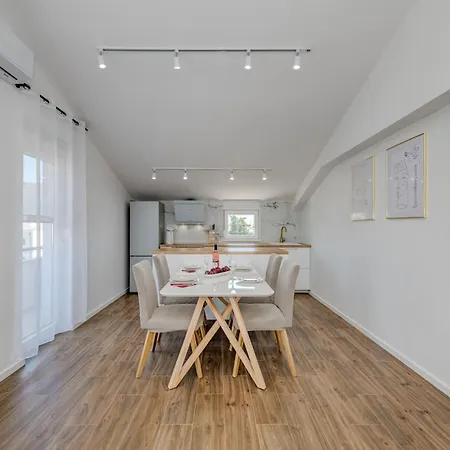 Light Loft Apartment Kastela