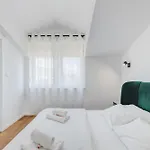 Light Loft Lägenhet Kaštela