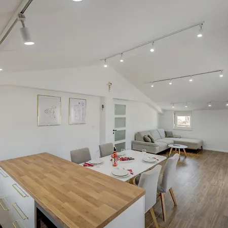 Light Loft Lägenhet