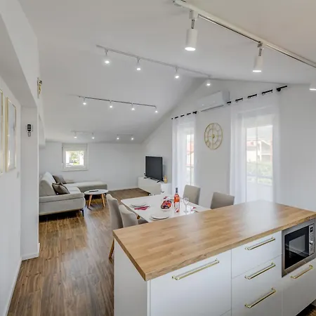 아파트 Light Loft Kaštela