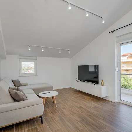 Light Loft Lägenhet Kaštela