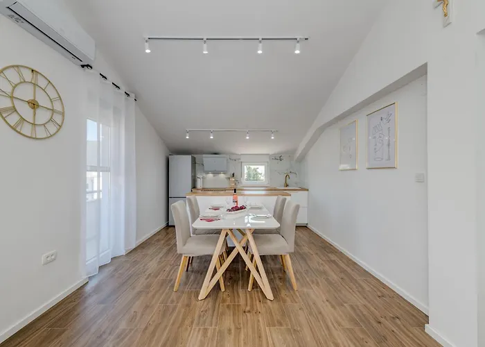 Light Loft شقة Kaštela