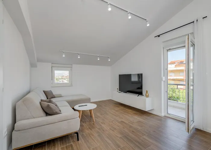 Light Loft شقة Kaštela
